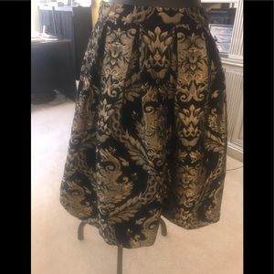 Black and gold skirt by Gianni Bini